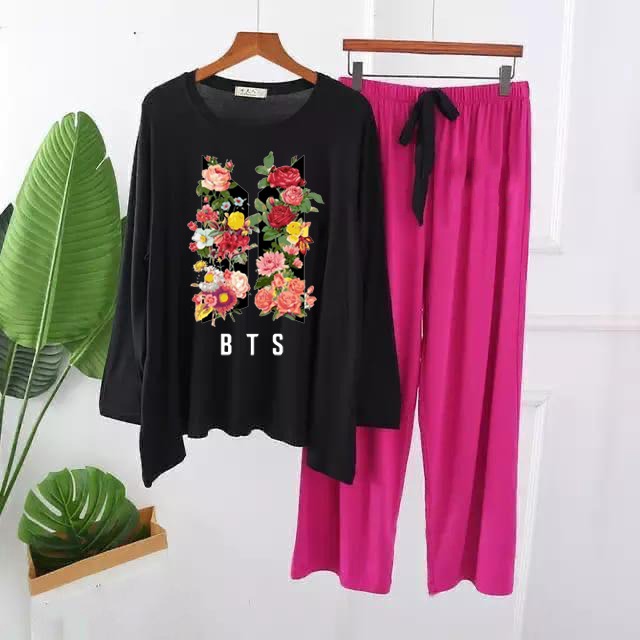 Trendy Floral Logo Graphic Lounge Set - Relaxed Fit PJs