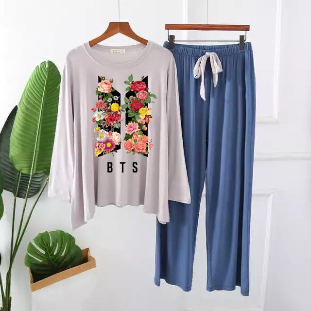 Trendy Floral Logo Graphic Lounge Set - Relaxed Fit PJs