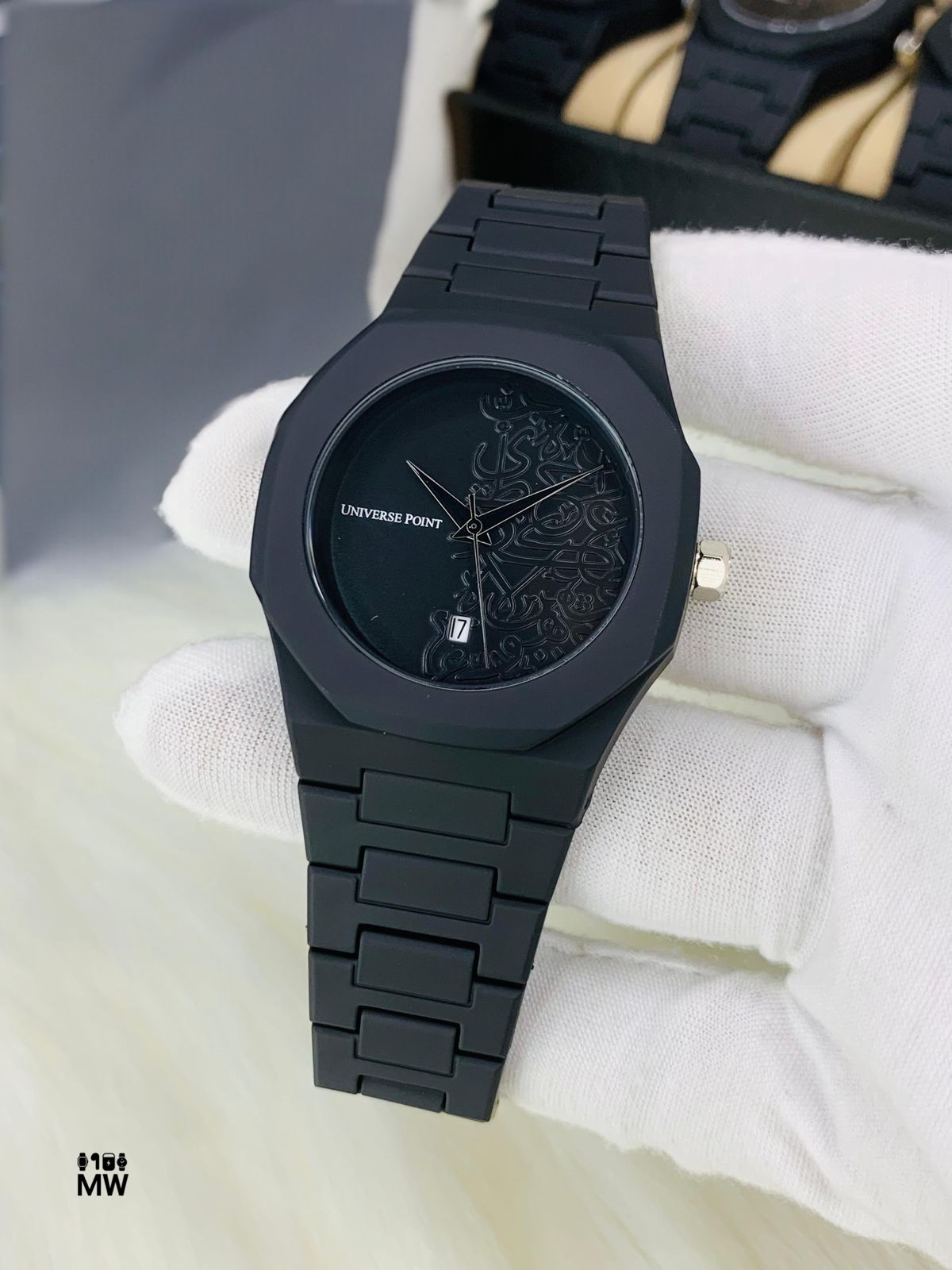 AURA Stylish Men's Watch - Arabic Numeral Dial, Date Function & Steel Chain