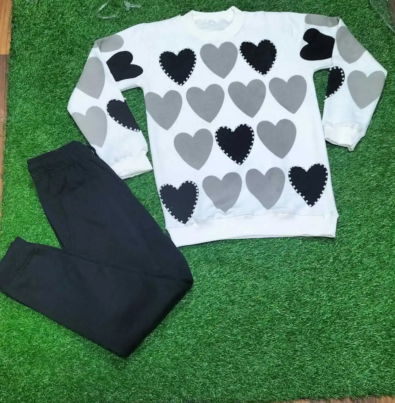 Women's Heart Print Knit With Pearl Work Loungewear Set