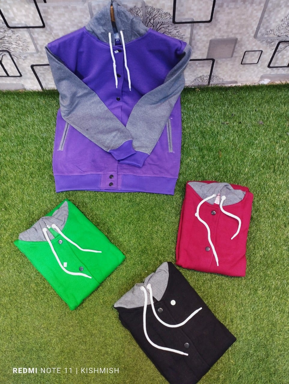 Women's Color Block Hooded Varsity Jacket with Finger Heart Graphic